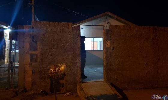 Jovem de 20 anos é morto a tiros enquanto visitava amigas no bairro