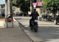 Veículos de duas e três rodas terão que ter placa e habilitação a partir de 2026