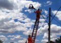 Corpo de Bombeiros salva ouriço que se refugiou no alto de um poste para fugir de cães; em Lagoa Formosa