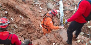 Bombeiros patenses atuam em Juiz de Fora em casa com 5 moradores; 4 foram encontrados mortos
