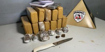 Após denúncias anônimas, polícia encontra 10kg de maconha em casa de idosa em Patos de Minas