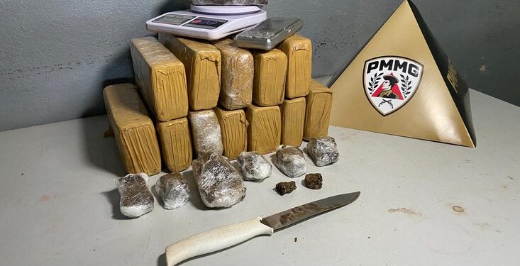 Após denúncias anônimas, polícia encontra 10kg de maconha em casa de idosa em Patos de Minas