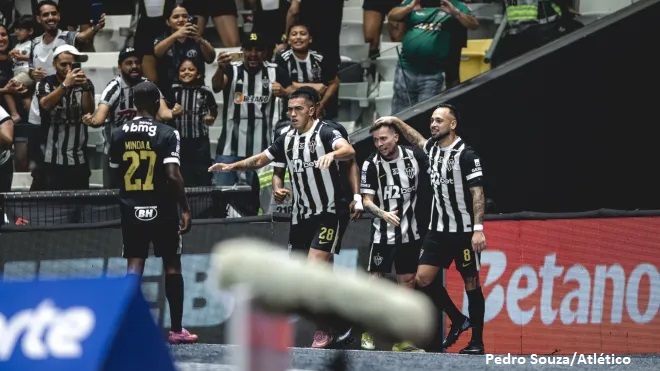 Atlético domina Mirassol, vence em casa e sobe na tabela do Brasileiro