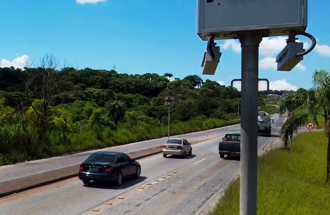 Rodovias mineiras terão nova geração de radares com leitura automática de placas em tempo real