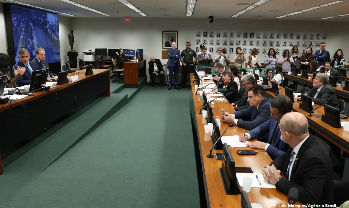 Maioridade penal: relator diz que proposta combate crime organizado