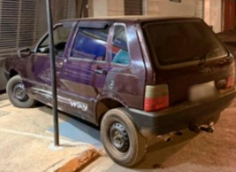 Acidente entre carro e moto deixa jovem ferido e termina com motorista preso por embriaguez em Presidente Olegário
