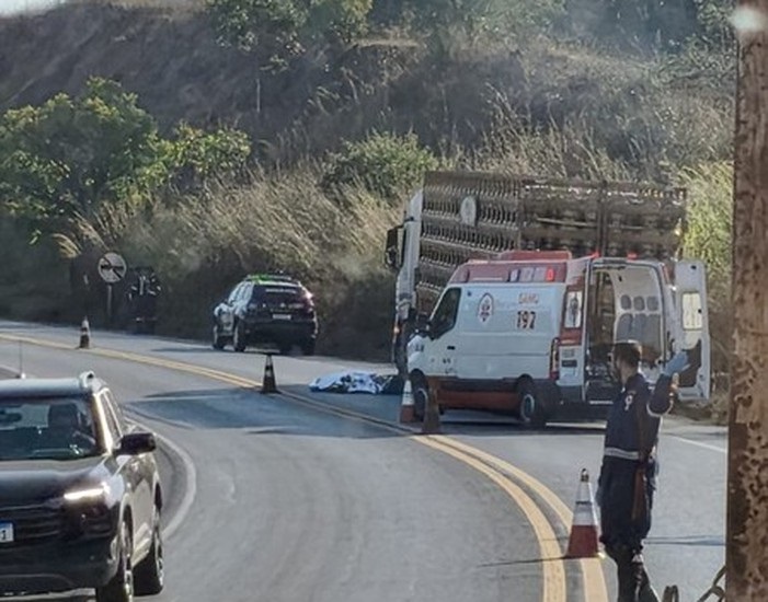 Motorista é encontrado morto ao lado de carreta na BR-352, entre Lagoa Formosa e Carmo do Paranaíba