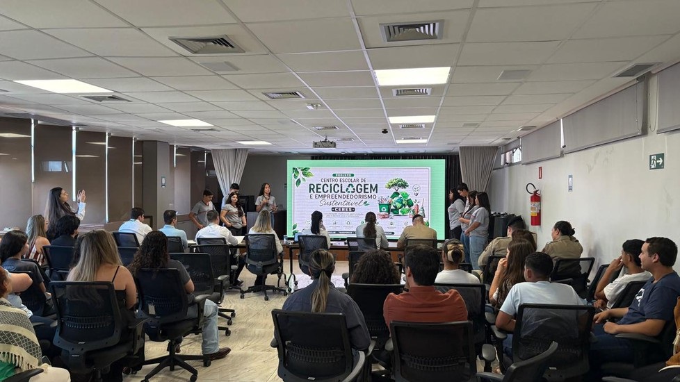 Credicopa premia projetos inovadores de estudantes da zona rural em parceria com a Polícia Militar