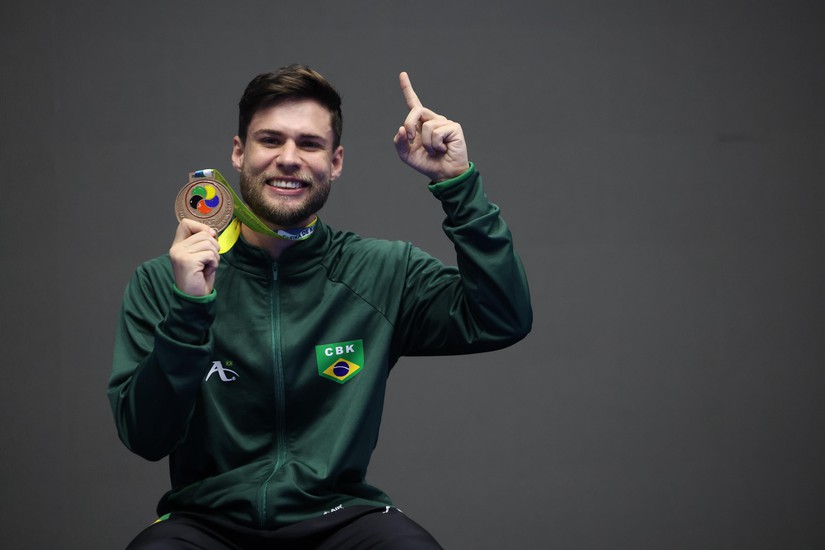 Patenses brilham em competições pelo país; Rafael Nascimento foi bronze no Pan-Americano de Karatê
