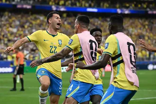 Brasil busca virada no fim, vence Japão e avança às oitavas de final da Copa do Mundo
