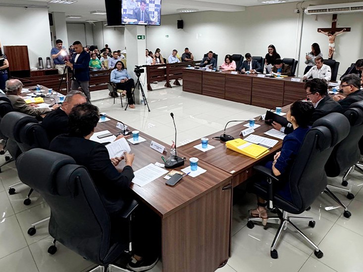 Vereadores de Patos de Minas voltam atrás e Presidente da Câmara arquiva pedido de CPI da Saúde