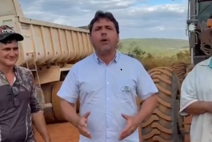 Parceria entre Varjão de Minas e Presidente Olegário garante manutenção da estrada de Andrequicé