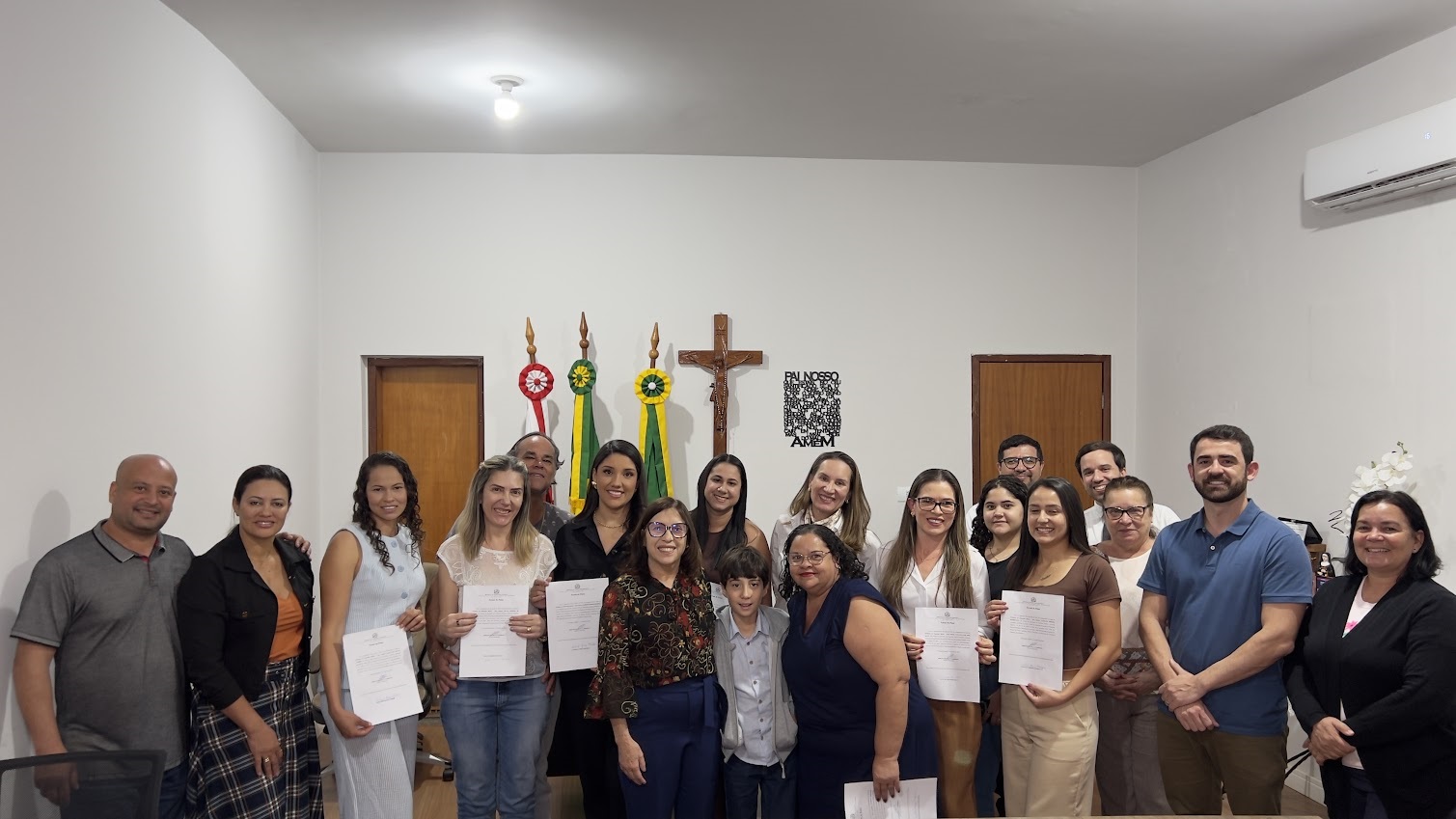 Prefeitura de Presidente Olegário empossa 15 novos servidores aprovados em concurso da Educação