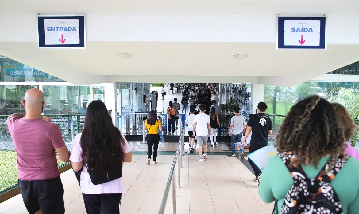 Inscrições gratuitas para Fies começam nesta terça-feira