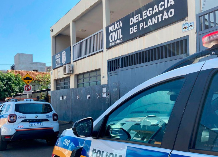 Caso surpreende: mulher é presa por falta de pagamento de pensão alimentícia em Patos de Minas