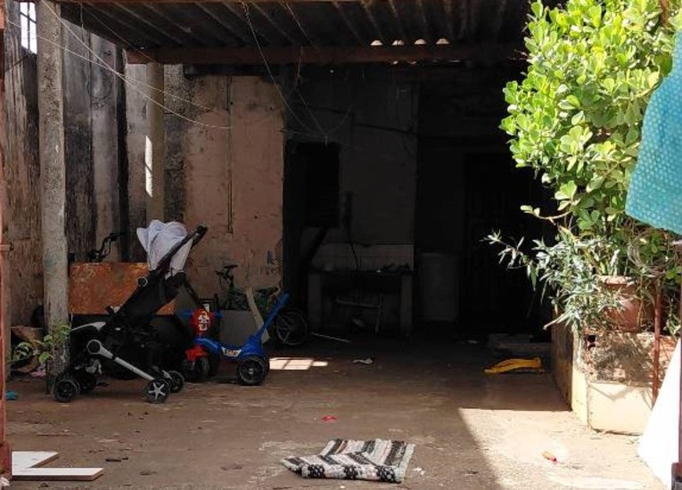 Crianças são encontradas em condições precárias e mãe é presa por abandono de incapaz em Patos de Minas