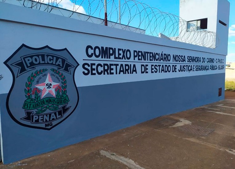 Detento de 30 anos é encontrado morto com bilhete no peito na Penitenciária de Carmo do Paranaíba